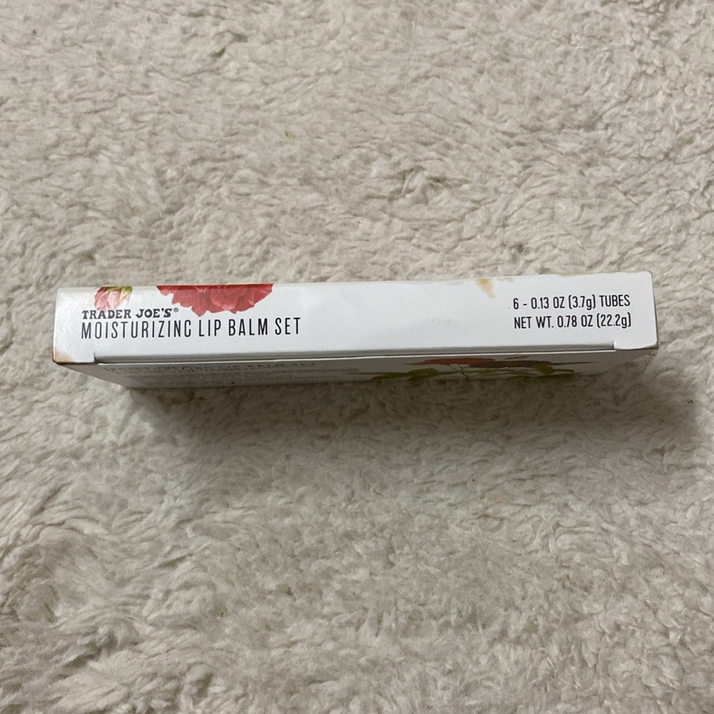 ❤️ Trader Joe’s Moisturizing Lip Balm Set New in Box - Picture 3 of 4